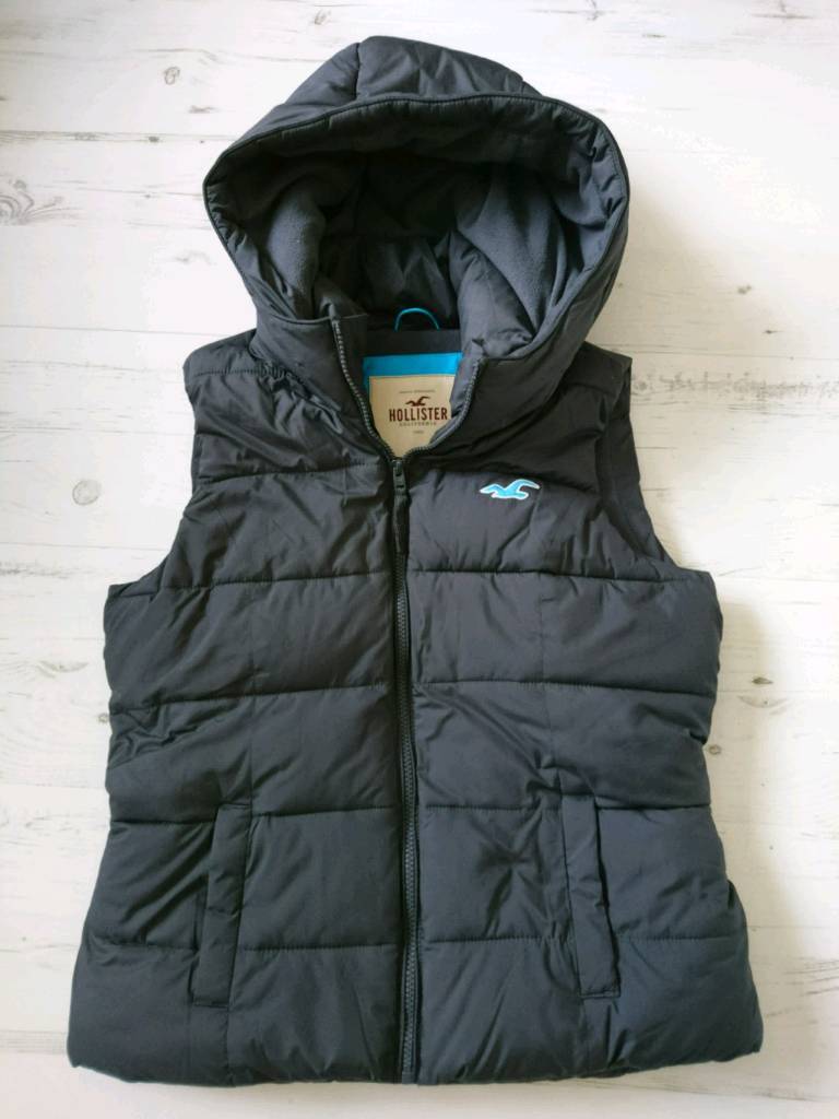 hollister body warmer womens